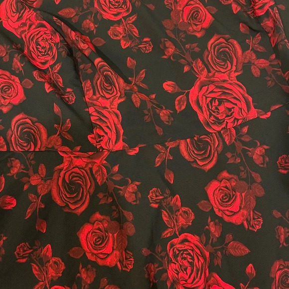 Torrid Peplum Crepe Lace Sleeve Top - Picture 3 of 8